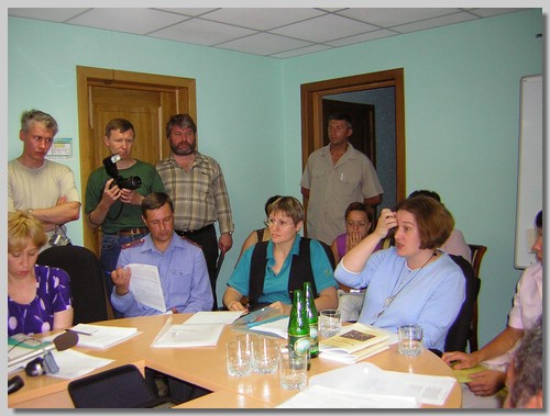 Arkhangelsk city-July2005 Round Table_003.jpg