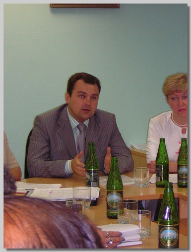 Arkhangelsk city-July2005 Round Table_017.jpg