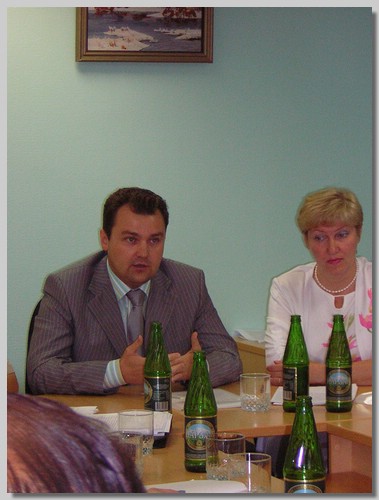 Arkhangelsk city-July2005 Round Table_018.jpg