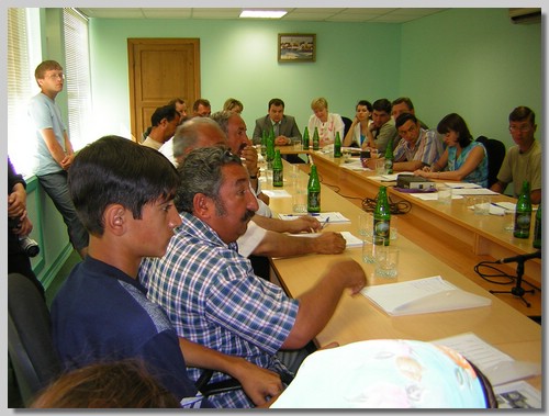 Arkhangelsk city-July2005 Round Table_066.jpg