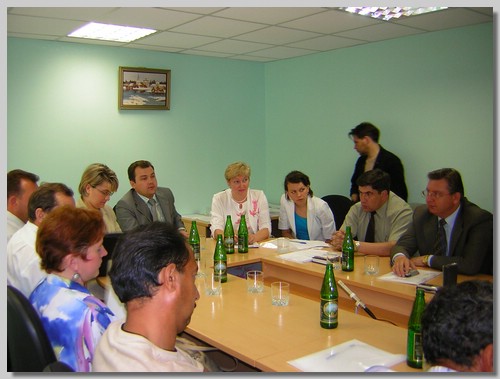 Arkhangelsk city-July2005 Round Table_098.jpg