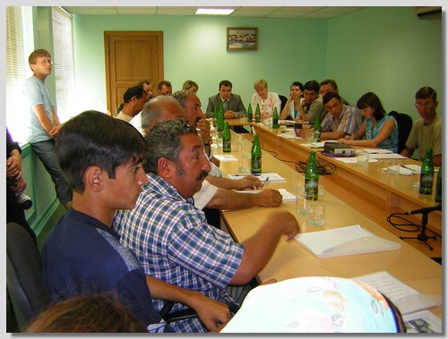 By Archangelsk city-July2005 round table_59.jpg